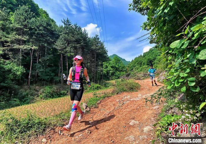 甘肃徽县山地挑战赛激活唐诗古道千名跑友领略