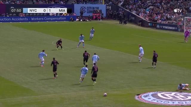 米兰女排半决赛险胜斯坎迪奇 梅西射门被扑出