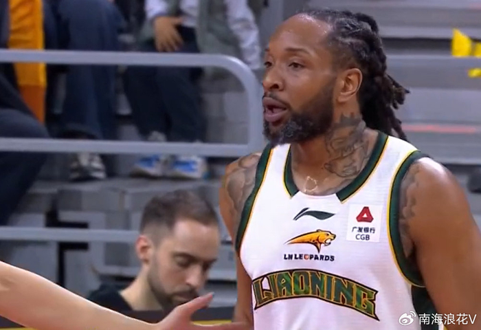 辽宁换帅逆袭夺冠引热议 广东球迷呼吁杜锋下课