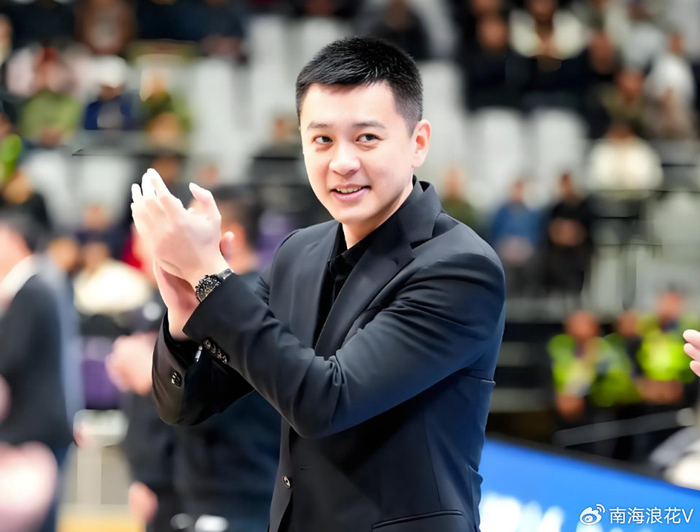 辽宁换帅逆袭夺冠引热议 广东球迷呼吁杜锋下课