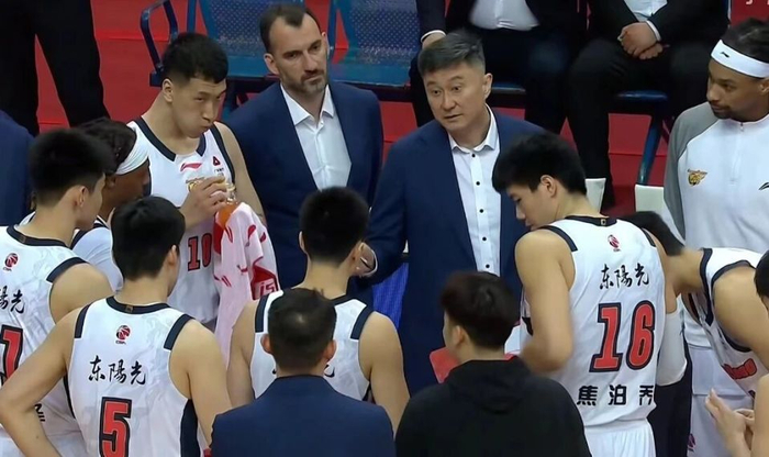 广东男篮双外援伤退焦伯乔离队 常规赛排名面临