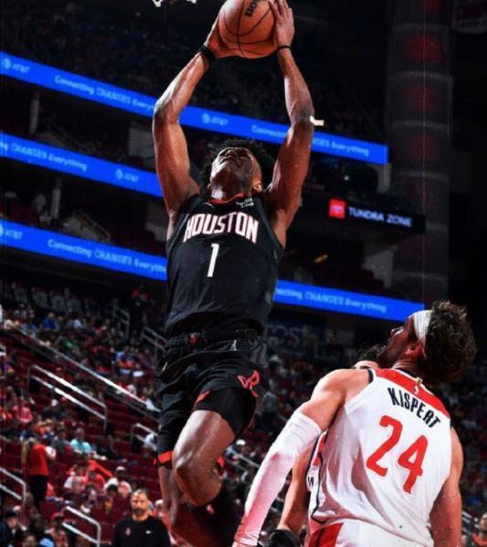 阿门汤普森领跑后卫进攻篮板率 多位置能力成火