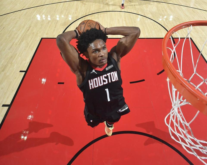 阿门汤普森领跑后卫进攻篮板率 多位置能力成火