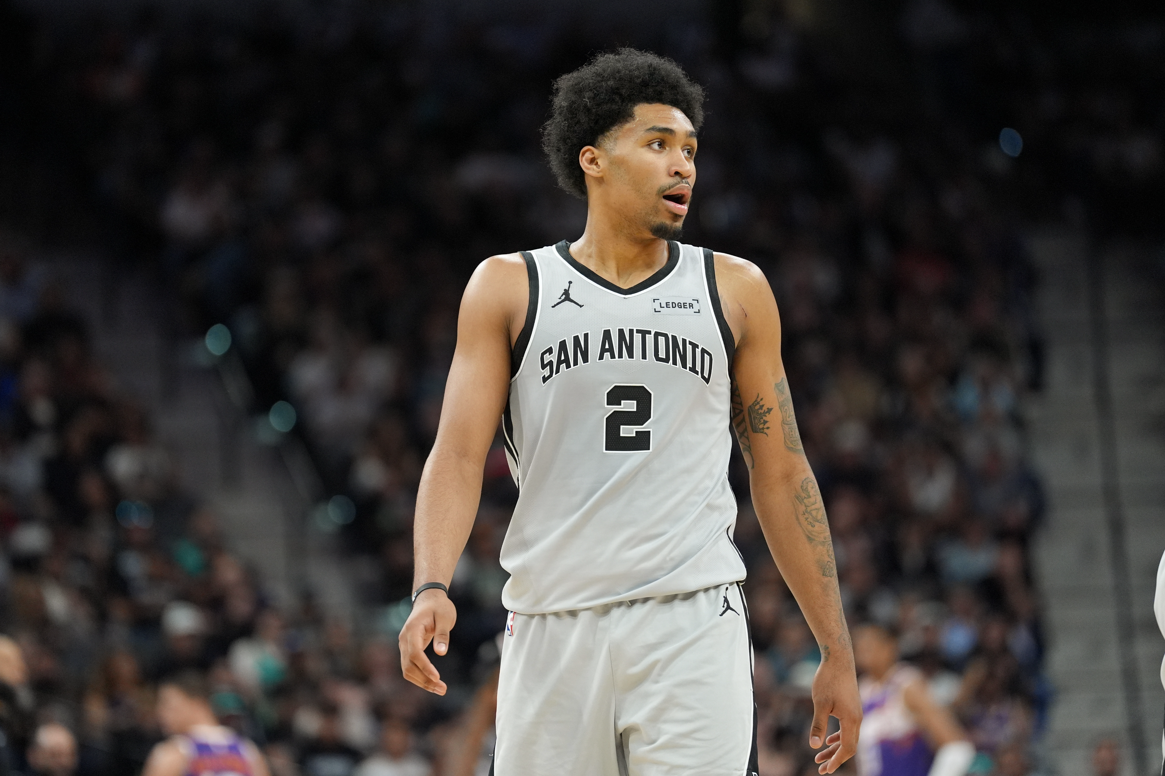 马刺双星闪耀轻取步行者 文班亚马防守建功助队