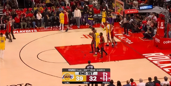 湖人3-0领先火箭 詹姆斯29分引领逆转